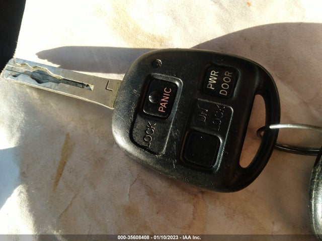 2T2HA31U36C105841 Lexus RX 330