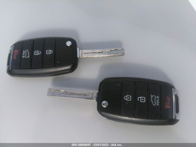 KNDJN2A26K7678392 KIA Soul Base