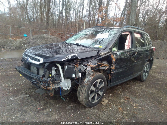 Subaru Forester Premium 2018 JF2SJAEC4JH534055 Image 2