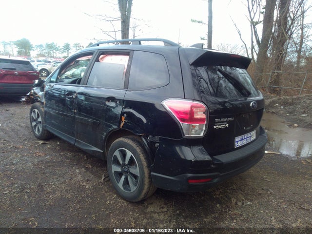 Subaru Forester Premium 2018 JF2SJAEC4JH534055 Image 3