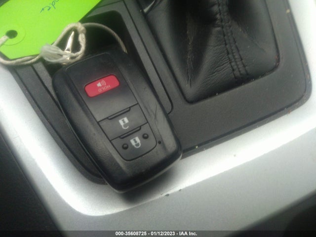 2021 Toyota RAV4, VIN: 2T3W1RFV2MW131558