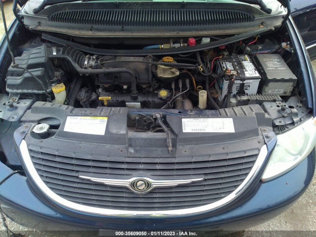 2C8GP64L22R787963 Chrysler Town & Country Limited