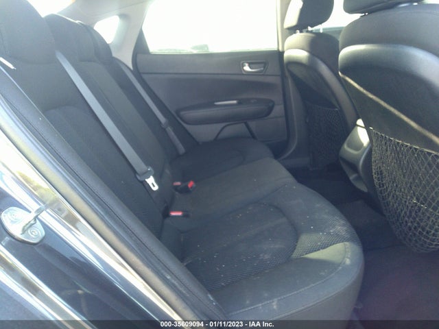 2019 Kia Optima, VIN: 5XXGT4L37KG277362