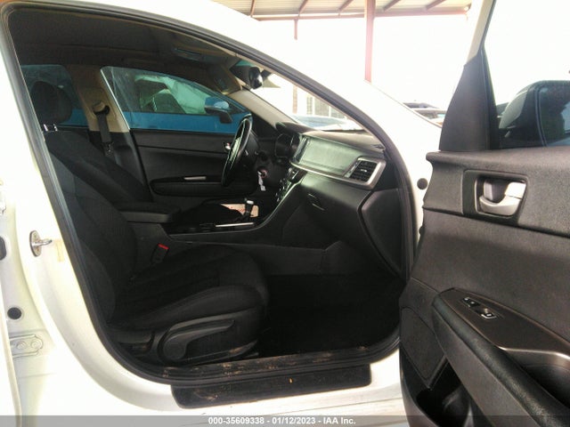 2019 Kia Optima, VIN: 5XXGT4L39KG334533