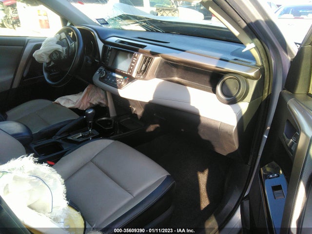 2018 Toyota RAV4, VIN: JTMYFREVXJD121557