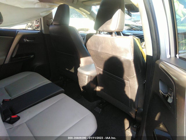 2018 Toyota RAV4, VIN: JTMYFREVXJD121557