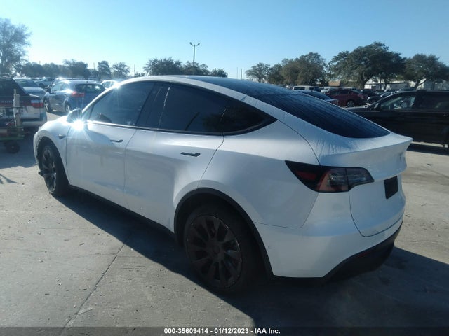 Tesla Model Y 2022 7SAYGDEE1NF437799 Image 3