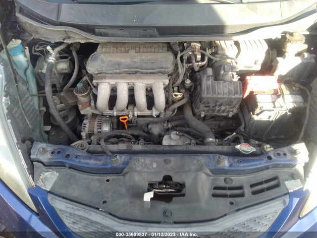 2011 HONDA FIT VIN: JHMGE8H39BC012239