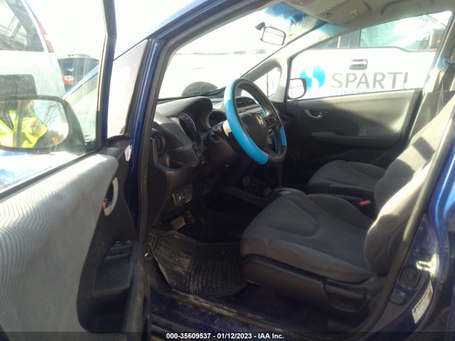 2011 HONDA FIT VIN: JHMGE8H39BC012239