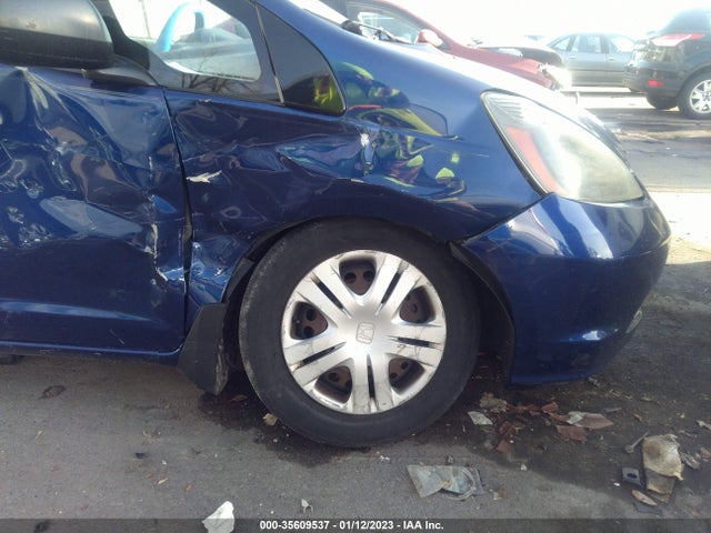 2011 HONDA FIT VIN: JHMGE8H39BC012239