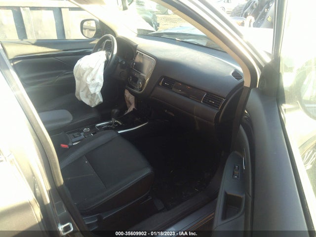 2017 Mitsubishi Outlander, VIN: JA4AZ3A31HZ025866