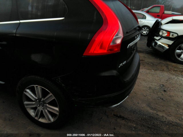 2017 Volvo XC60, VIN: YV440MDUXH2005435