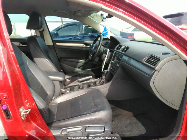 1VWAT7A38FC038979 Volkswagen Passat 1.8t Wolfsburg Ed