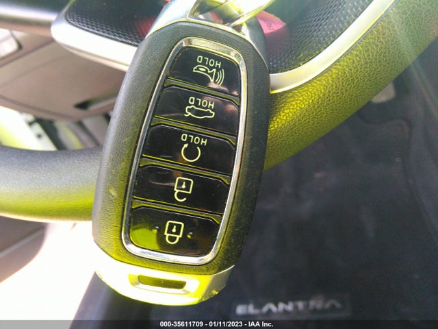 2022 HYUNDAI ELANTRA SEL VIN: 5NPLM4AG9NH075777