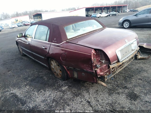 Lincoln Town Car 2004 1LNHM83W14Y674926 Image 4