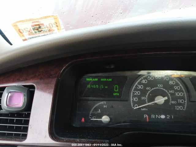 Lincoln Town Car 2004 1LNHM83W14Y674926 Image 8