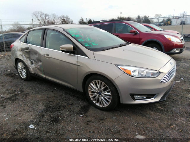 2015 Ford Focus, VIN: 1FADP3J26FL322444