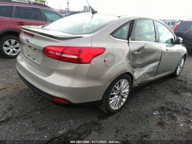 2015 Ford Focus, VIN: 1FADP3J26FL322444