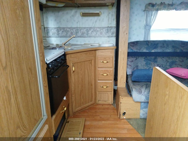 1998 WILDERNESS 24 L FIFTH WHEEL TRAILER VIN: 1ED5C2425W5331582