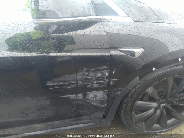 2018 Tesla Model X, VIN: 5YJXCDE21JF110517