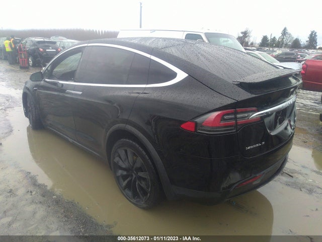 2018 Tesla Model X, VIN: 5YJXCDE21JF110517