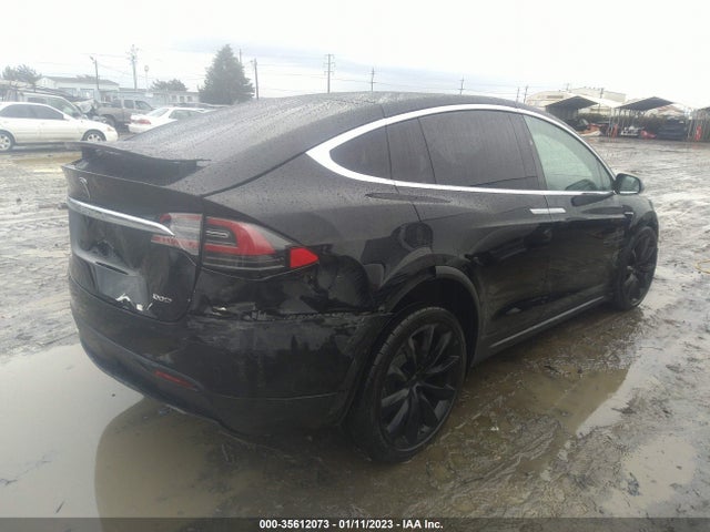2018 Tesla Model X, VIN: 5YJXCDE21JF110517