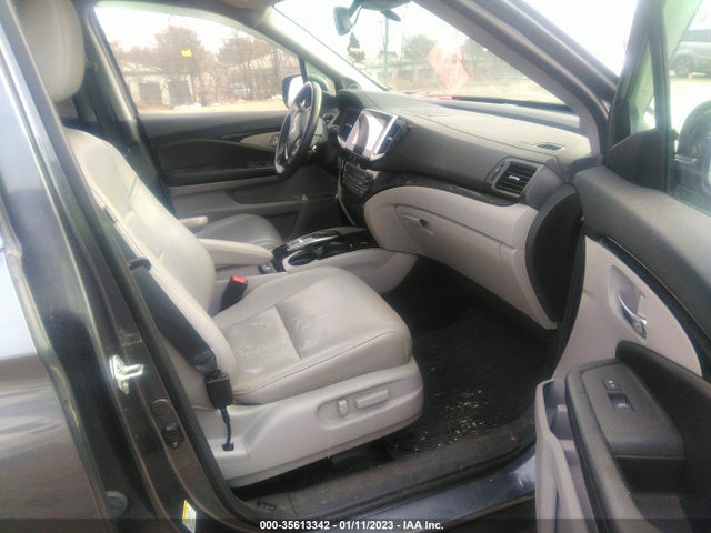 2016 Honda Pilot, VIN: 5FNYF6H95GB074842