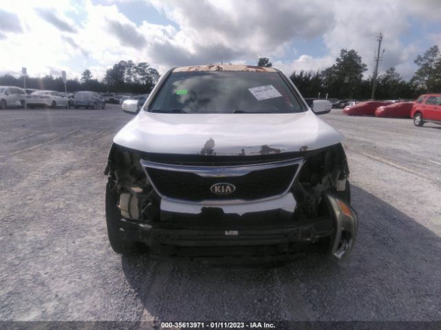 5XYKTCA69EG445665 KIA SORENTO LX
