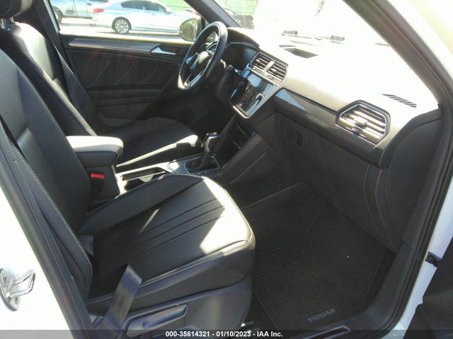 3VVCB7AXXNM025490 Volkswagen Tiguan Se R-line Black