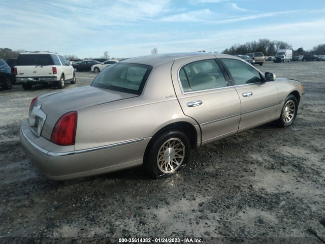 Lincoln Town Car 2000 1LNHM82W6YY796477 Image 5