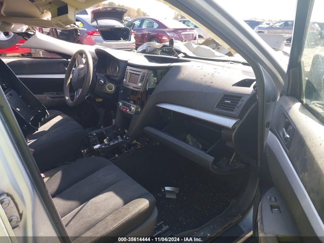 Subaru Outback 2.5i Premium 2014 4S4BRCCC6E3267439 Image 5