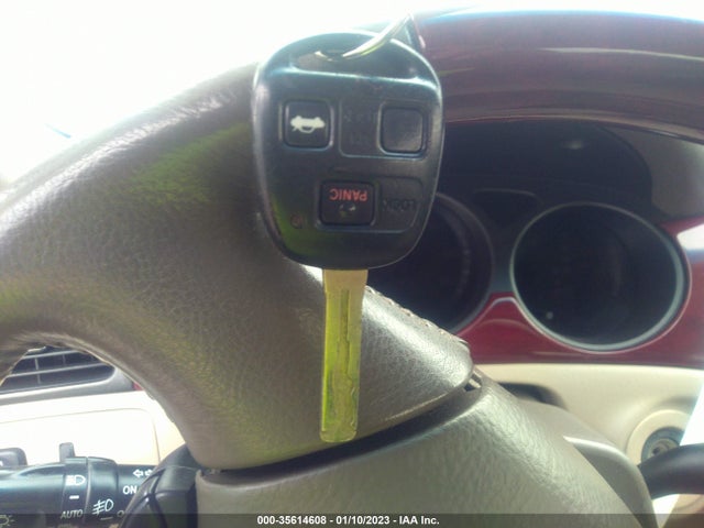 Lexus ES 300 2003 JTHBF30G236021065 Image 3