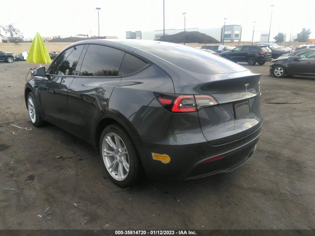 2021 Tesla Model Y, VIN: 5YJYGDED3MF132615