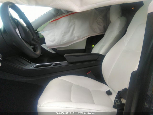 2021 Tesla Model Y, VIN: 5YJYGDED3MF132615