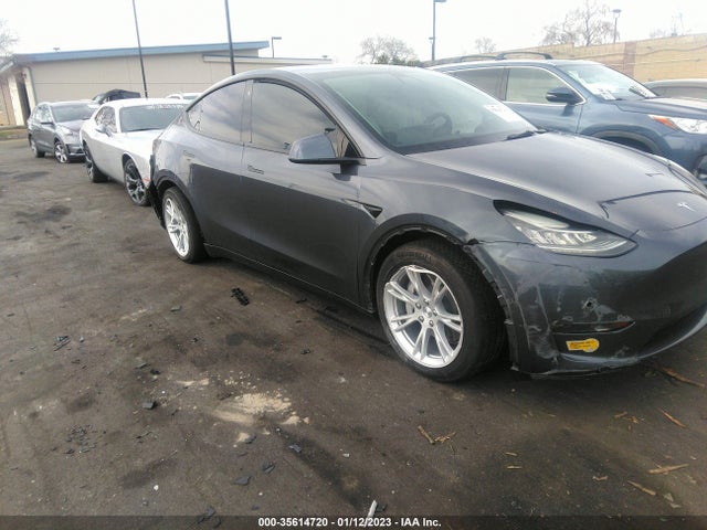 2021 Tesla Model Y, VIN: 5YJYGDED3MF132615