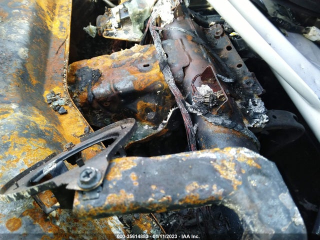 1C4PJLCB2EW323383 Jeep Cherokee Latitude