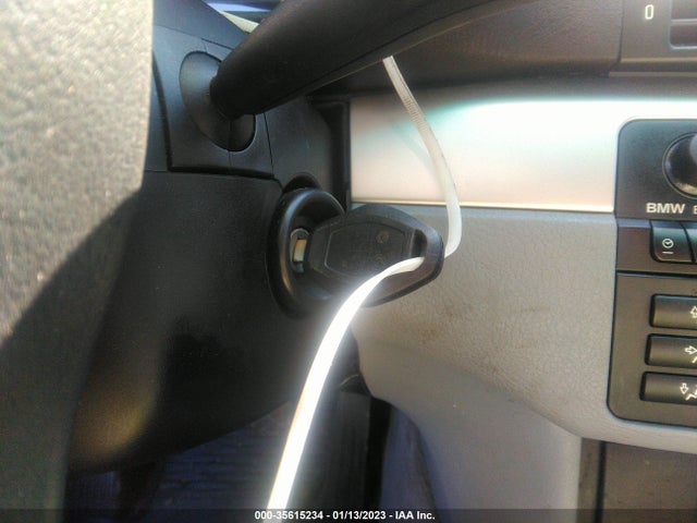 BMW 3 Series 330i 2002 WBAEV53442KM01106 Image 3