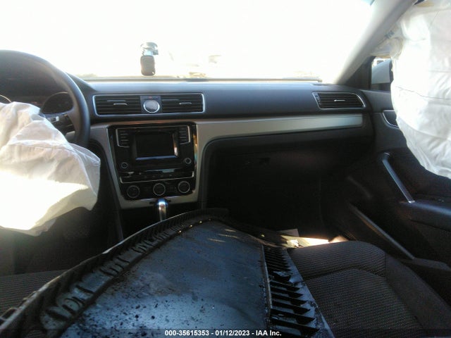 1VWAT7A30HC077584 Volkswagen Passat 1.8t S