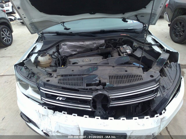 2016 Volkswagen Tiguan, VIN: WVGAV7AX1GW061239