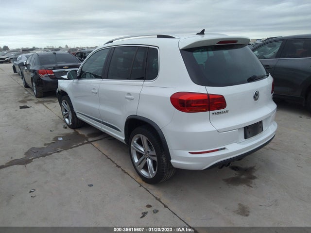 2016 Volkswagen Tiguan, VIN: WVGAV7AX1GW061239
