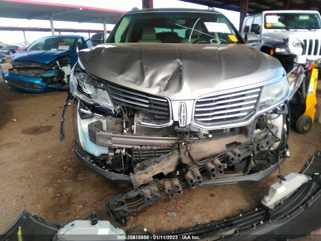 2016 Lincoln MKX, VIN: 2LMTJ6KRXGBL59602