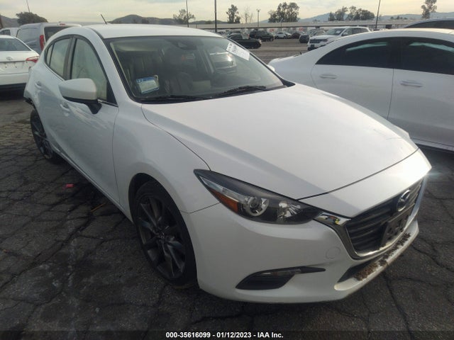 2018 Mazda 3, VIN: 3MZBN1L36JM272182