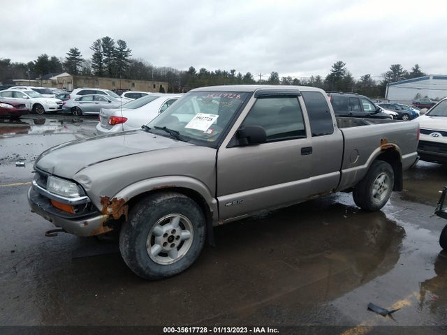 2002 CHEVROLET S-10 LS VIN: 1GCDT19W028217249