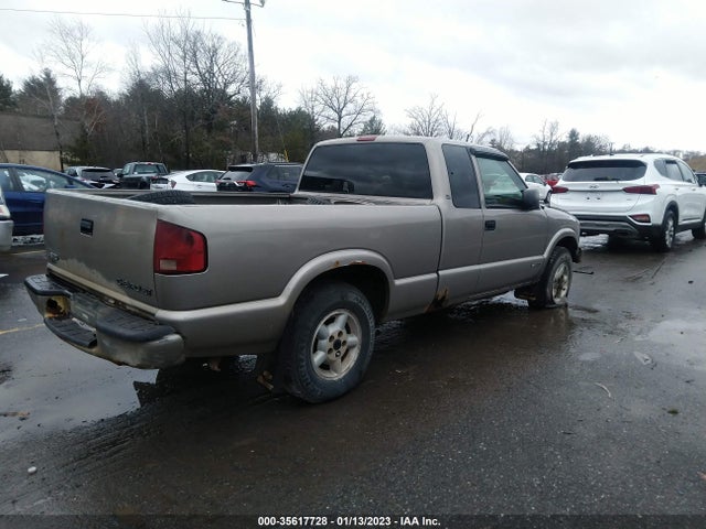 2002 CHEVROLET S-10 LS VIN: 1GCDT19W028217249