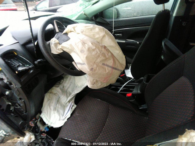 JA4AR3AU1KU035858 Mitsubishi Outlander Sport 2.0