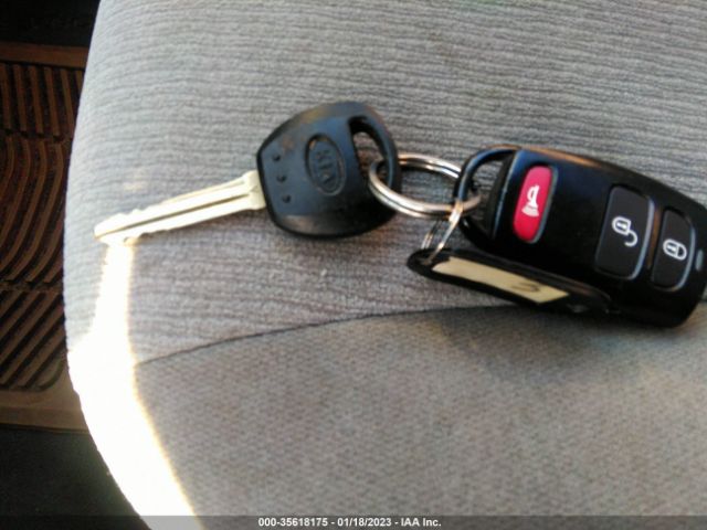 KNDMG4C76E6540342 KIA SEDONA LX