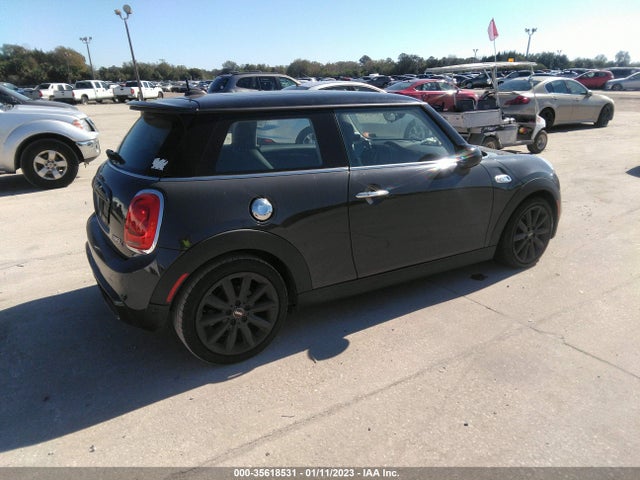 2018 Mini Cooper, VIN: WMWXP7C58J3C62195