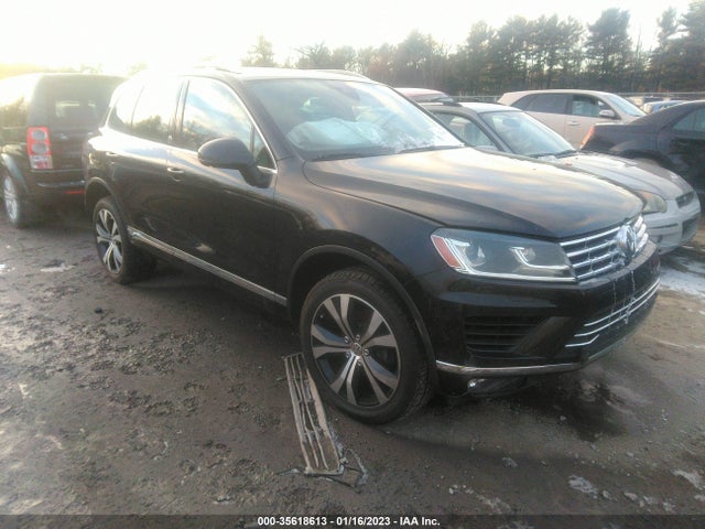2017 Volkswagen Touareg, VIN: WVGRF7BP7HD003261