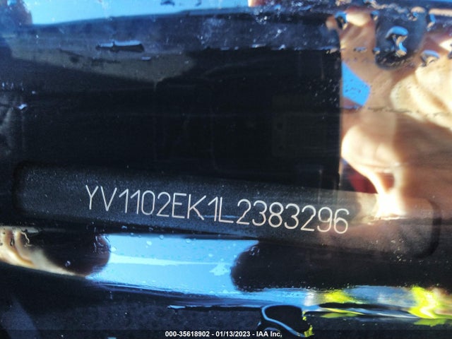 2020 Volvo V60, VIN: YV1102EK1L2383296