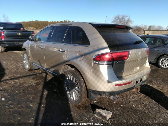 Lincoln MKX 2011 2LMDJ8JK4BBJ33827 Image 3